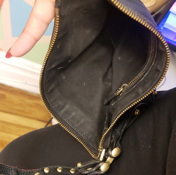 GUCCI Black Small Shoulder Bag - Picture 9 of 14